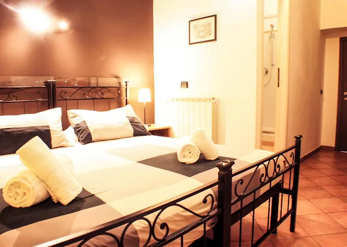 Sixtythree Bed and Breakfast 4*