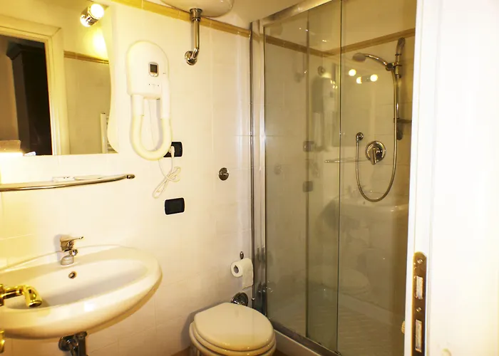 Sixtythree Oda ve Kahvaltı 4*